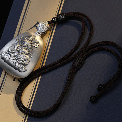 Collar con colgante de protección grabado con el sutra del corazón de Buda natal del zodíaco chino en plata de ley 999 de Mythstone 