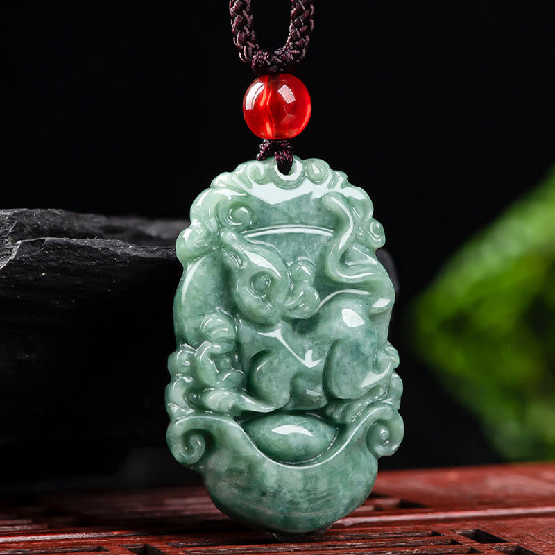 Colgante de jade natural Mythstone con el signo del zodíaco chino de la prosperidad de 12 caracteres