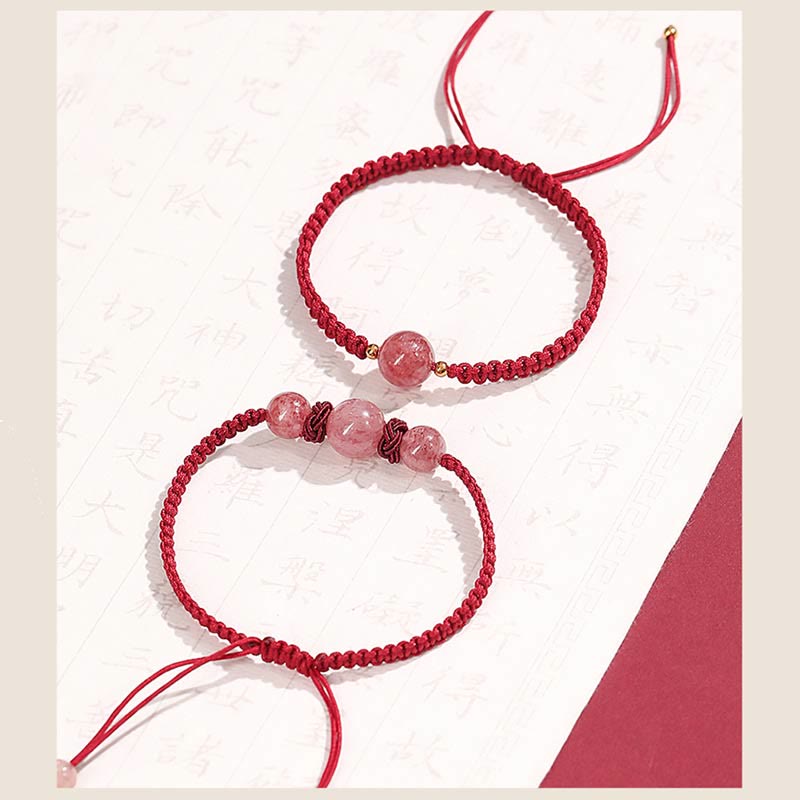 Pulsera tobillera tejida con hilo rojo y cristal de cuarzo fresa natural Mythstone