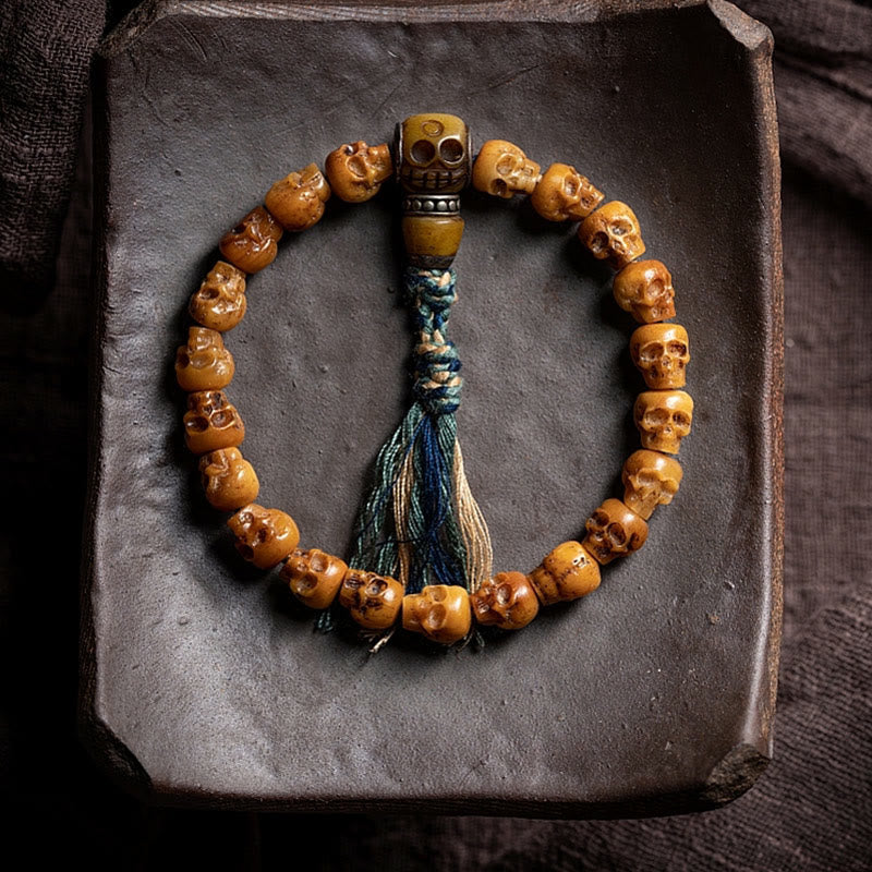 Pulsera de fuerza con diseño de El Señor del Bosque Cadáver y Hueso de Yak Tibetano de Mythstone