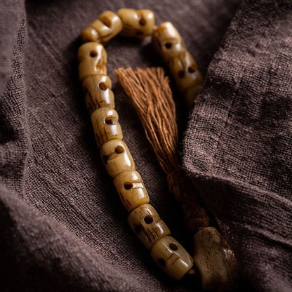 Pulsera de hueso de yak tibetano Mythstone El señor del bosque de cadáveres Ahuyenta a los malos espíritus