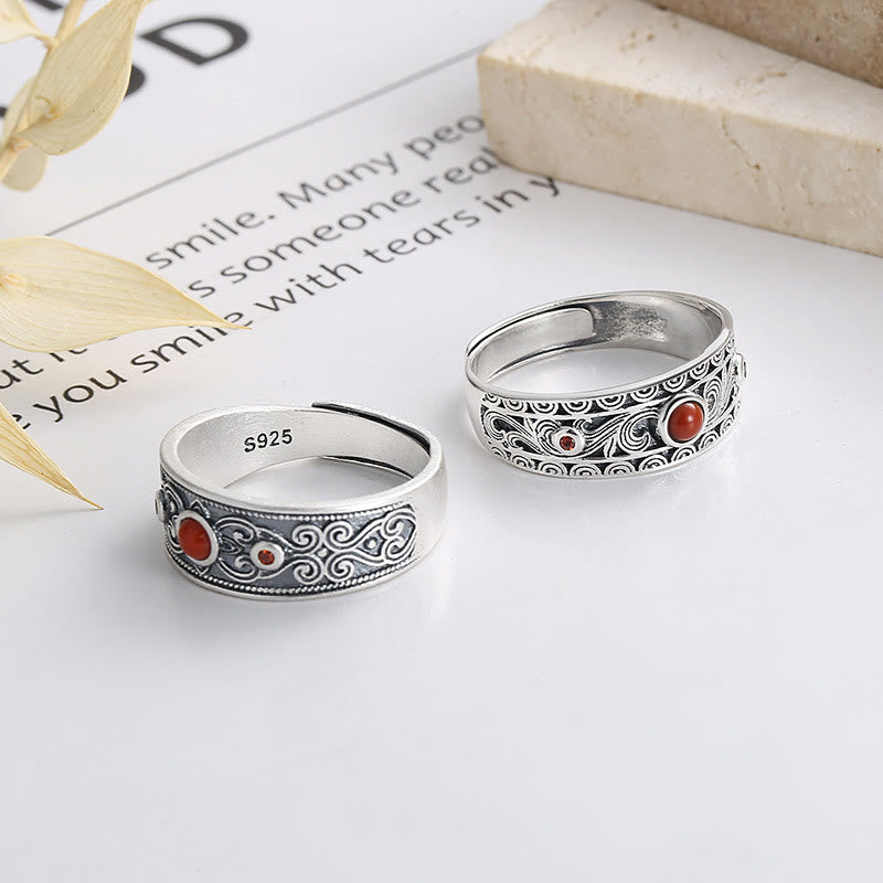 Anillo de pensamiento lógico con nubes auspiciosas y ágata roja incrustada en plata de ley 925 Mythstone 