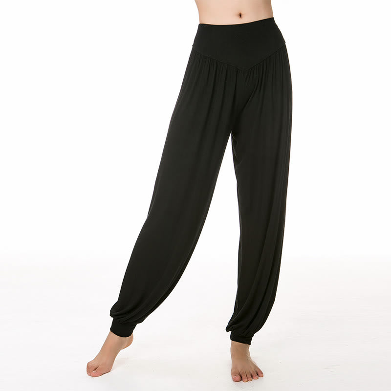 Pantalones largos tipo harén para yoga y danza de modal en color liso de Mythstone 