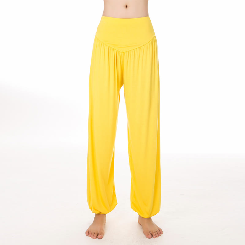 Pantalones largos tipo harén para yoga y danza de modal en color liso de Mythstone 