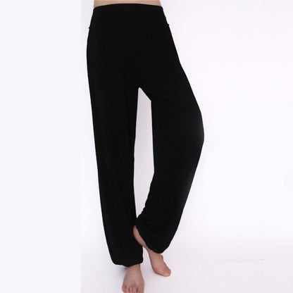 Pantalones largos tipo harén para yoga y danza de modal en color liso de Mythstone 