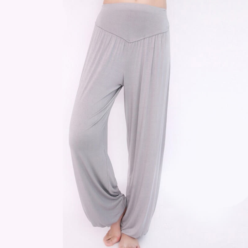 Pantalones largos tipo harén para yoga y danza de modal en color liso de Mythstone 