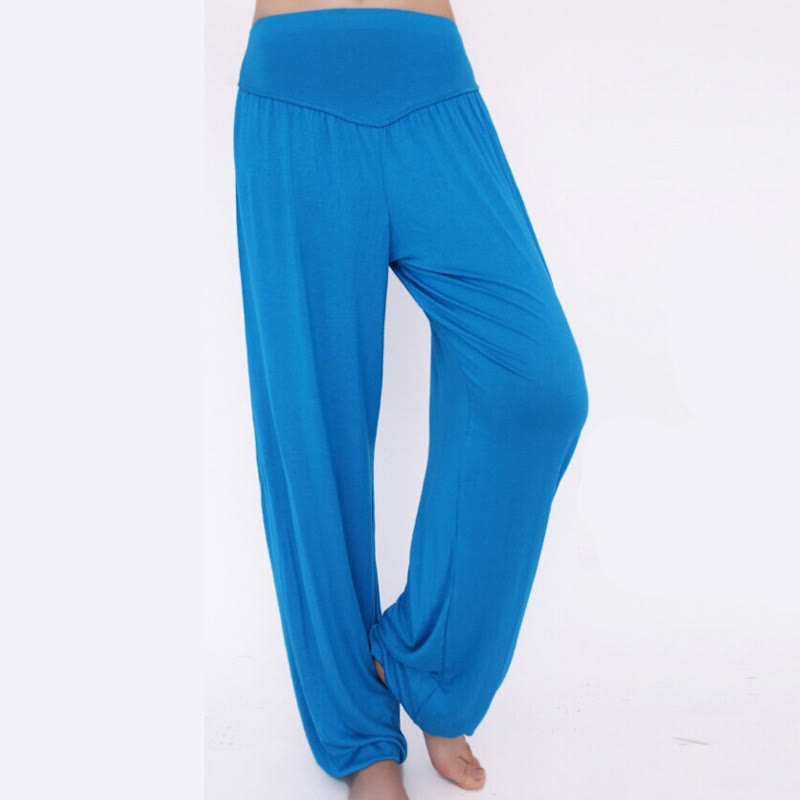 Pantalones largos tipo harén para yoga y danza de modal en color liso de Mythstone 