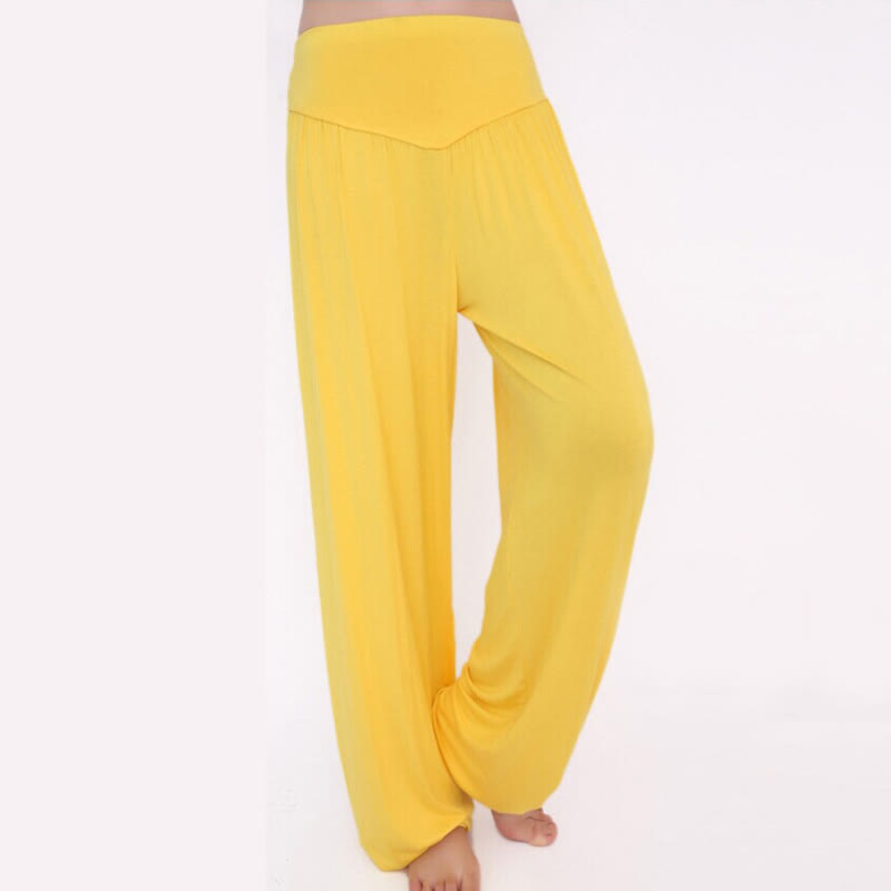 Pantalones largos tipo harén para yoga y danza de modal en color liso de Mythstone 