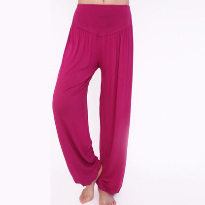 Pantalones largos tipo harén para yoga y danza de modal en color liso de Mythstone 