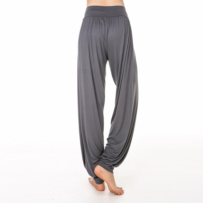 Pantalones largos tipo harén para yoga y danza de modal en color liso de Mythstone 