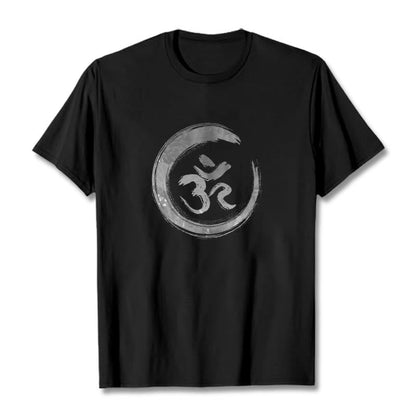 Camiseta con el mantra OM en sánscrito de Mythstone 