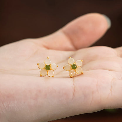 Pendientes de plata de ley 925 con forma de flor de la suerte y jade hetiano de Mythstone