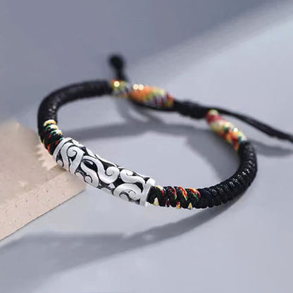 Pulsera de hilo de cobre con nubes auspiciosas y piedra mitológica