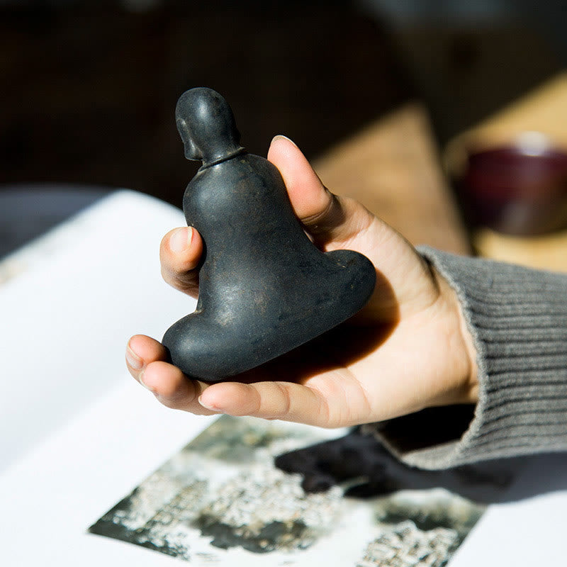 Estatua de resina fundida con óxido de hierro en polvo de Buda tibetano Mythstone para decoración de escritorio