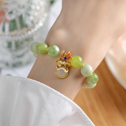 Pulsera de la suerte y la prosperidad con amuleto de león danzante de jade natural Mythstone 