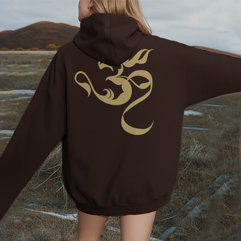 Sudadera con capucha y forro polar con diseño de figura de Mythstone Om 