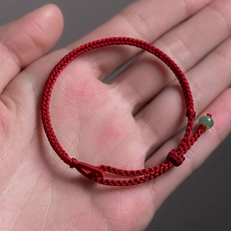 Pulsera de jade con hilo rojo Mythstone 