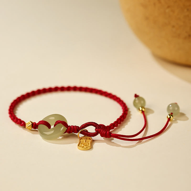 Pulsera trenzada de la suerte con hilo rojo y hebilla de paz de jade hetiano natural Mythstone