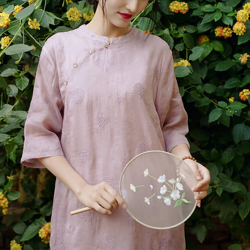 Vestido chino estilo cheongsam midi con bolsillos y media manga de lino ramio con bordado de flores de diente de león de Mythstone