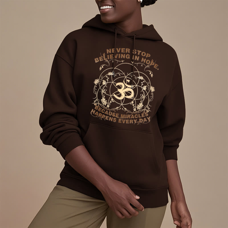 Sudadera con capucha y forro polar con diseño de loto de Mythstone Never Stop Believing In Hope 