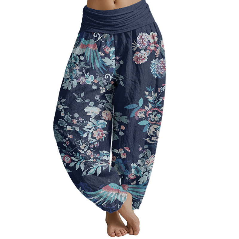 Pantalones harén con cintura elástica para mujer con estampado de flores coloridas, pájaros y hojas de Mythstone 