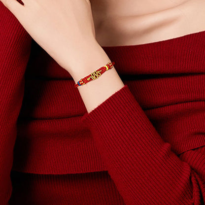 Pulsera trenzada con nudo de la paz de ocho hilos y protección del año de la serpiente de Mythstone Red String 