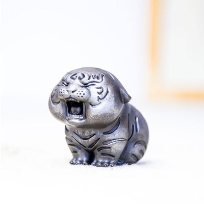 Mythstone Mini Cute Tiger Iron Powder Rust Cast Resin Statue Home Decoration