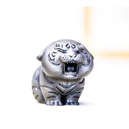 Mythstone Mini Cute Tiger Iron Powder Rust Cast Resin Statue Home Decoration