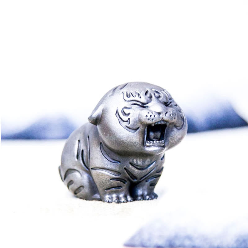 Mythstone Mini Cute Tiger Iron Powder Rust Cast Resin Statue Home Decoration