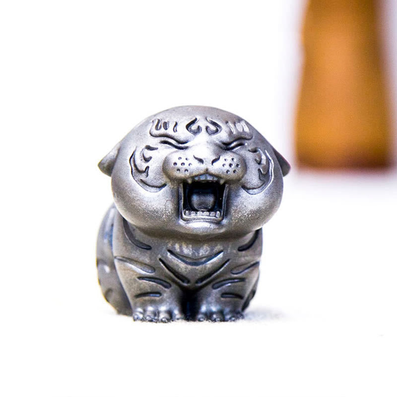 Mythstone Mini Cute Tiger Iron Powder Rust Cast Resin Statue Home Decoration