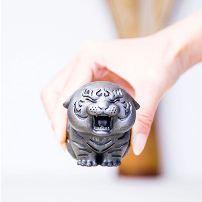 Mythstone Mini Cute Tiger Iron Powder Rust Cast Resin Statue Home Decoration