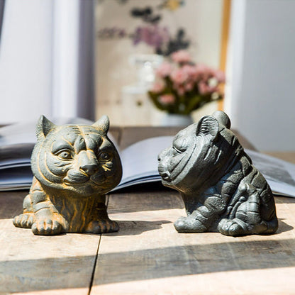 Mythstone Handmade Small Lovely Tiger Iron Powder Rust Cast Resin Statue Home Decoration