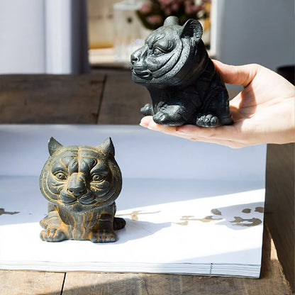 Mythstone Handmade Small Lovely Tiger Iron Powder Rust Cast Resin Statue Home Decoration