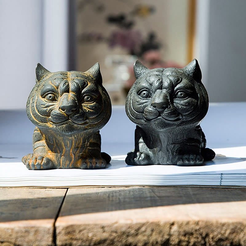 Mythstone Handmade Small Lovely Tiger Iron Powder Rust Cast Resin Statue Home Decoration