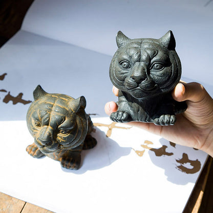 Mythstone Handmade Small Lovely Tiger Iron Powder Rust Cast Resin Statue Home Decoration