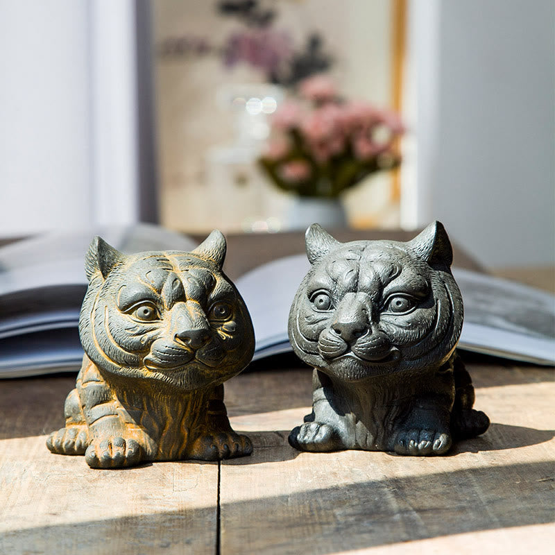 Mythstone Handmade Small Lovely Tiger Iron Powder Rust Cast Resin Statue Home Decoration