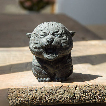 Mythstone Handmade Mini Roaring Tiger Iron Powder Rust Cast Resin Statue Home Decoration