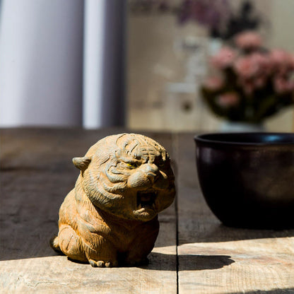 Mythstone Handmade Mini Roaring Tiger Iron Powder Rust Cast Resin Statue Home Decoration