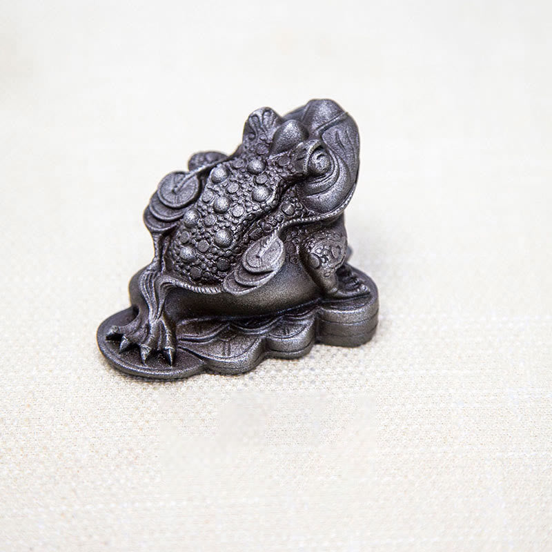 Mythstone Handmade Feng Shui Frog Toad Copper Coins Iron Powder Rust Cast Resin Statue Home Decoration