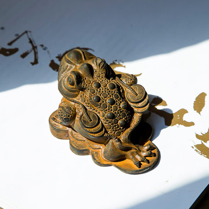 Mythstone Handmade Feng Shui Frog Toad Copper Coins Iron Powder Rust Cast Resin Statue Home Decoration