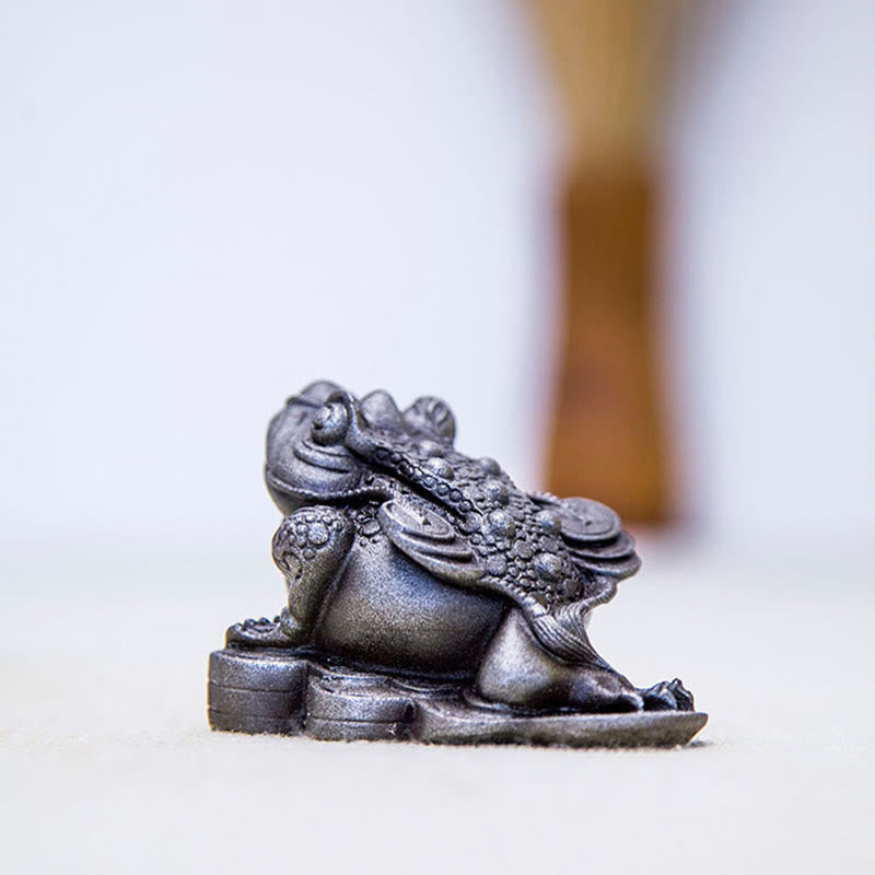 Mythstone Handmade Feng Shui Frog Toad Copper Coins Iron Powder Rust Cast Resin Statue Home Decoration