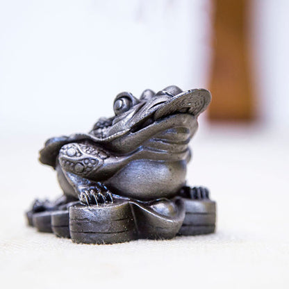 Mythstone Handmade Feng Shui Frog Toad Copper Coins Iron Powder Rust Cast Resin Statue Home Decoration