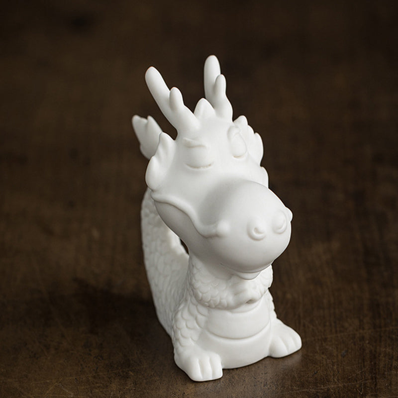 Figura decorativa de cerámica de porcelana blanca para el té o la mascota del año de la suerte del dragón de Mythstone 