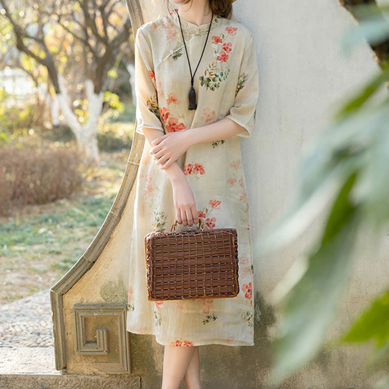 Vestido chino estilo cheongsam midi con bolsillos y media manga con estampado de hojas verdes y flores rojas de Mythstone 