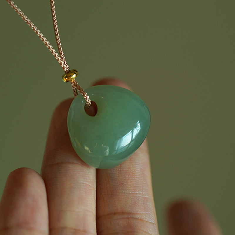 Colgante de jade natural Mythstone para la suerte y la prosperidad (color aleatorio) 