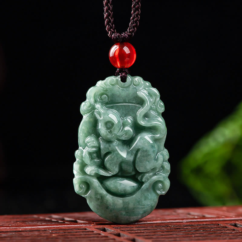 Colgante de jade natural Mythstone con el signo del zodíaco chino de la prosperidad de 12 caracteres