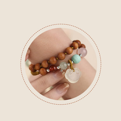 Pulsera de doble vuelta relajante con dije de paz y calcedonia y sándalo verde Mythstone