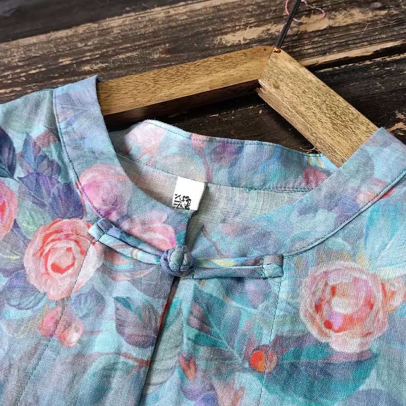 Camisa de lino con ramio y manga larga con estampado de flores rosas y hojas verdes de Mythstone 