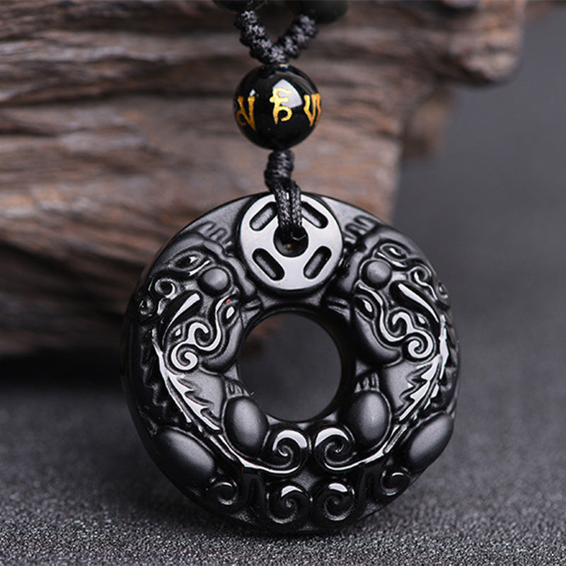 Collar con colgante de riqueza de obsidiana Pixiu de Mythstone 