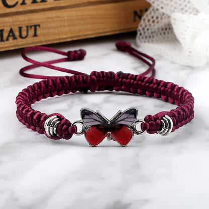 Pulsera con dije de mariposa y amor por la libertad de Mythstone